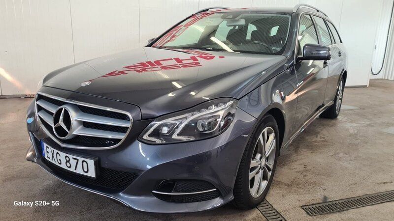 Mörkgrå Begagnad 2014 Mercedes E220 Avantgarde Kombi | 187 900 kr (Lite dyr) - Bild 1/4