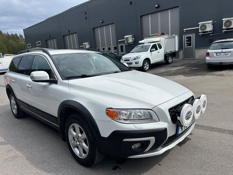 Vit Begagnad 2014 Volvo XC70 Momentum SUV | 199 000 kr (Marknadspris) - Bild 1/4