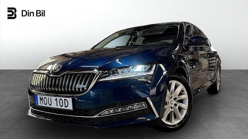 Blå Begagnad 2019 Skoda Superb Business Line Sedan | 279 900 kr (Marknadspris) - Bild 1/4