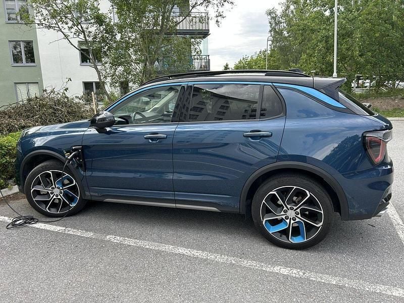 Blå Begagnad 2022 Lynk & Co 01 SUV | 280 000 kr (Marknadspris) - Bild 1/1