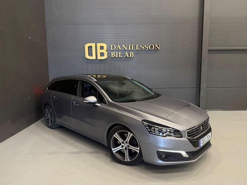 Grå Begagnad 2016 Peugeot 508 Kombi | 129 800 kr (Marknadspris) - Bild 1/4