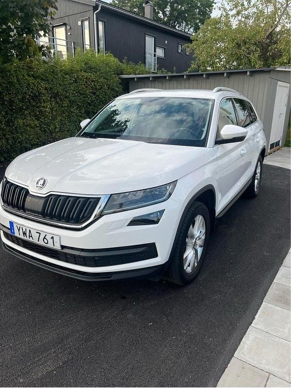 Vit Begagnad 2018 Skoda Kodiaq SUV | 240 000 kr (Bra pris) - Bild 1/4