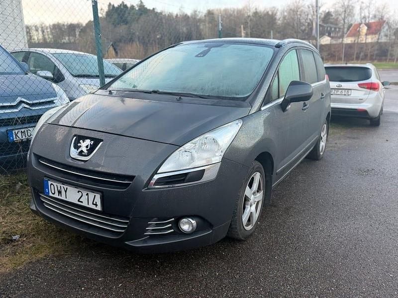 Grå Begagnad 2010 Peugeot 5008 Allure Minibuss | 11 000 kr - Bild 1/4