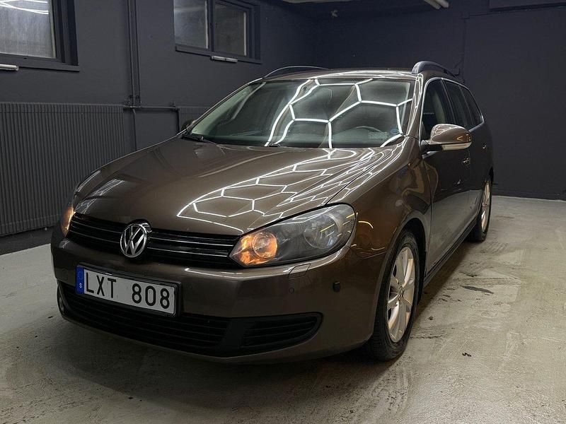 Brun Begagnad 2012 VW Golf VII Kombi | 54 900 kr (Bra pris) - Bild 1/4