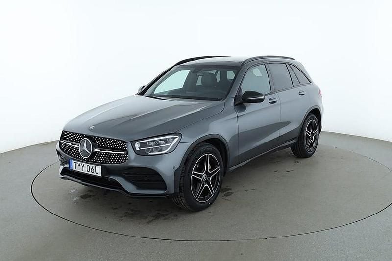 Grå Begagnad 2020 Mercedes GLC200 AMG line SUV | 332 000 kr - Bild 1/4