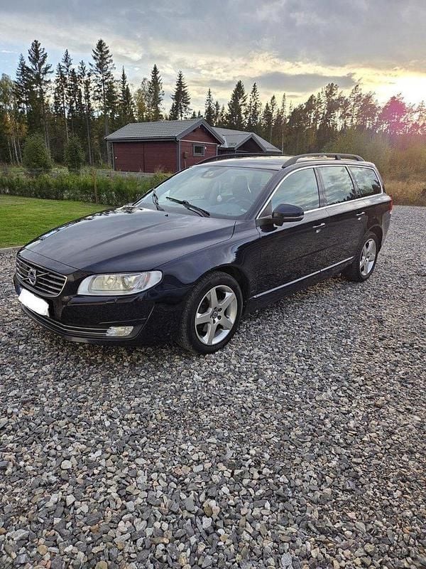 Blå Begagnad 2016 Volvo V70 Momentum Kombi | 125 900 kr (Bra pris) - Bild 1/4