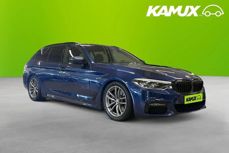 Blå Begagnad 2018 BMW 530 M Sport Kombi | 334 800 kr (Marknadspris) - Bild 1/4