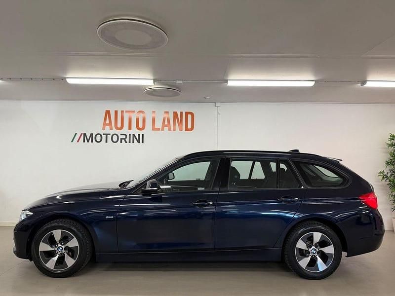 Begagnad BMW 320 Sport Line 191 HK (140 kW) 2017 Blå Kombi