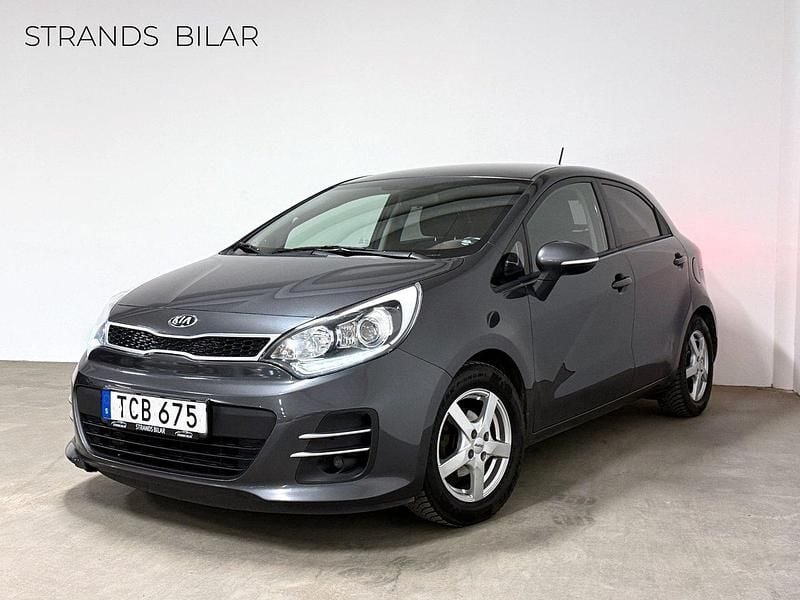 Grå Begagnad 2016 Kia Rio Halvkombi | 69 000 kr (Marknadspris) - Bild 1/4