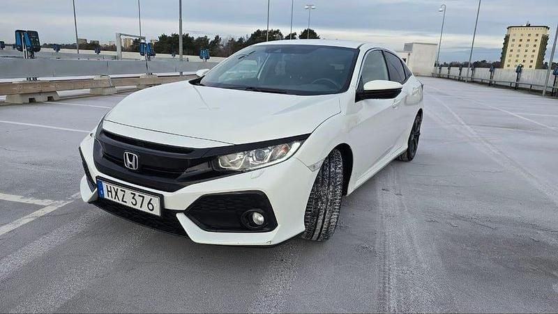 Begagnad 2018 Honda Civic Halvkombi | 135 000 kr (Superpris) - Bild 1/4