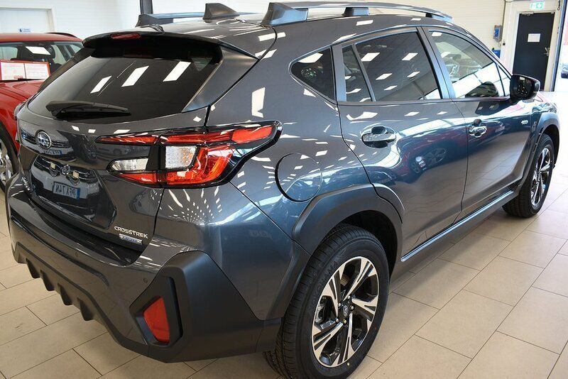 Begagnad Subaru Crosstrek 136 HK (100 kW) 2024 Grå SUV