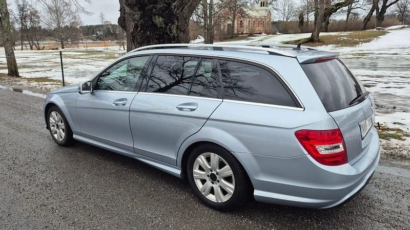 Begagnad Mercedes C180 156 HK (114 kW) 2013 Ljust gråblå