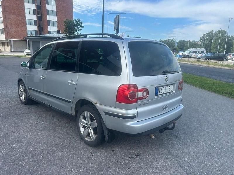 Begagnad VW Sharan Highline 204 HK (150 kW) 2005 Silver Minibuss