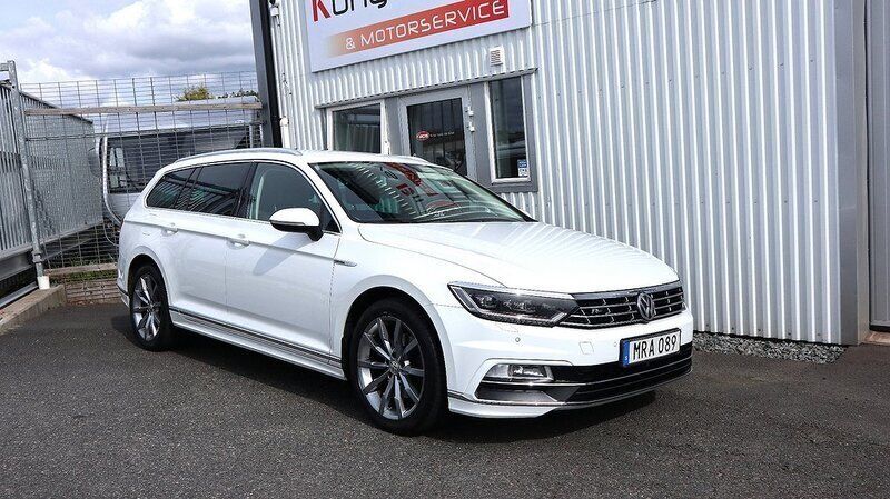 Vit Begagnad 2018 VW Passat R-line Kombi | 219 900 kr (Marknadspris) - Bild 1/4