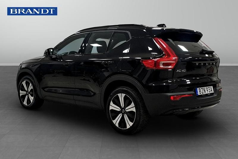 Begagnad Volvo XC40 Single Motor 175 kW (238 HK) 2023 Svart SUV