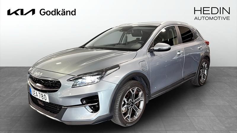 Grå (grey) Begagnad 2022 Kia XCeed Advance SUV | 244 900 kr (Marknadspris) - Bild 1/4
