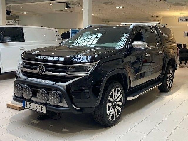 Svart Ny 2025 VW Amarok Aventura Pickup | 981 400 kr - Bild 1/4