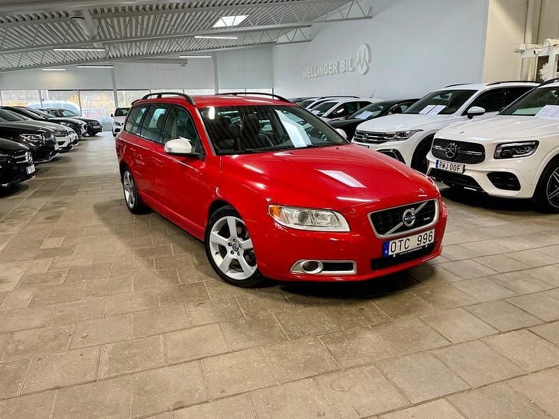 Röd Begagnad 2010 Volvo V70 R-Design Kombi | 89 000 kr (Marknadspris) - Bild 1/4
