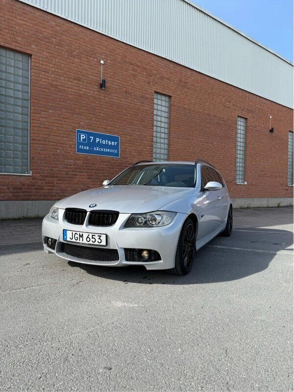 Grå Begagnad 2007 BMW 325 Advantage Kombi | 64 900 kr (Lite dyr) - Bild 1/4