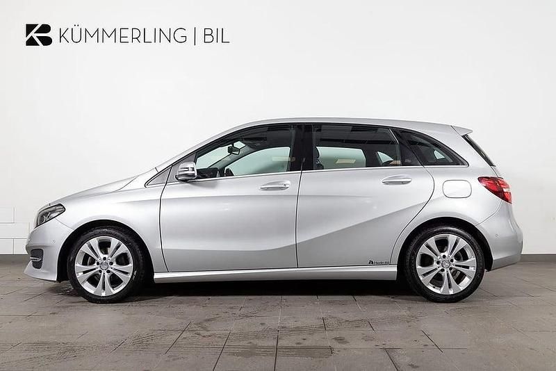 Begagnad Mercedes B180 Urban 109 HK (80 kW) 2016 Silver Minibuss