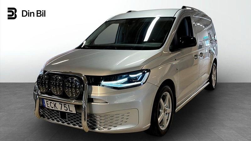 Silver (reflexsilver metallic) Begagnad 2022 VW Caddy Maxi Minibuss | 279 000 kr (Marknadspris) - Bild 1/4