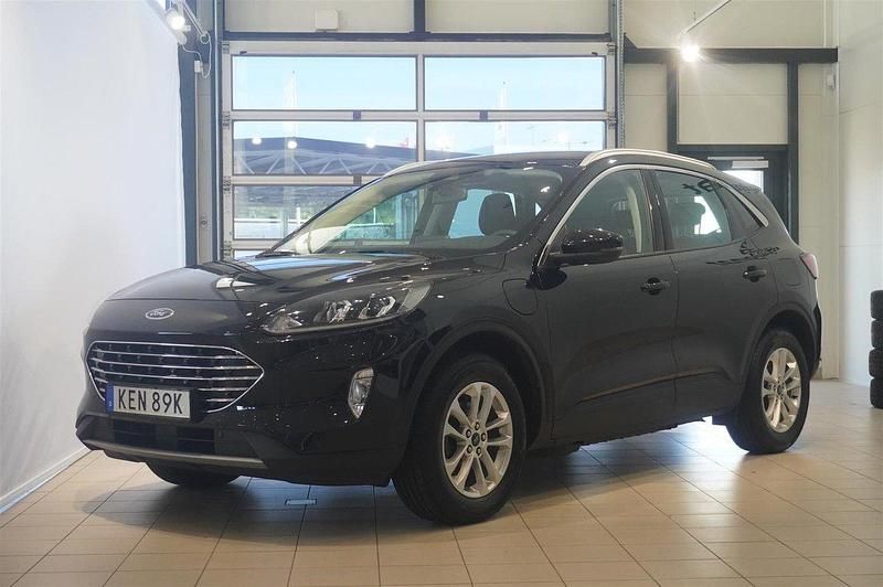 Svart Begagnad 2021 Ford Kuga Titanium SUV | 234 800 kr (Marknadspris) - Bild 1/4