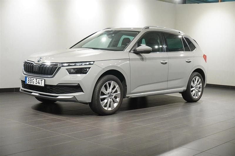 Grå Begagnad 2021 Skoda Kamiq Adventure SUV | 214 900 kr (Marknadspris) - Bild 1/2