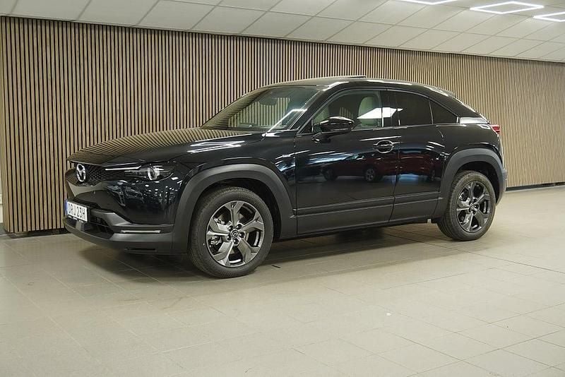 Begagnad Mazda MX30 Makoto 105 kW (143 HK) 2023 Svart SUV
