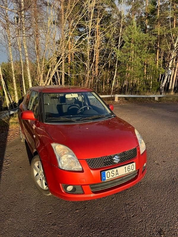 Begagnad 2008 Suzuki Swift Halvkombi | 44 900 kr (Marknadspris) - Bild 1/4