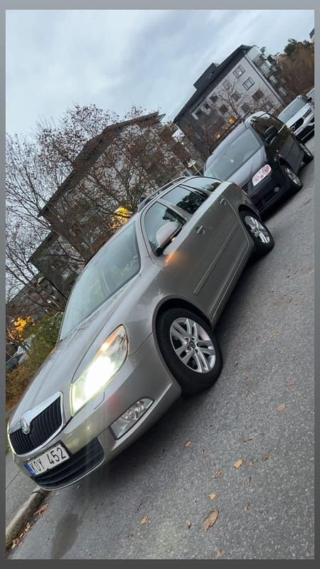 Begagnad 2013 Skoda Octavia Kombi | 45 000 kr (Lite dyr) - Bild 1/4