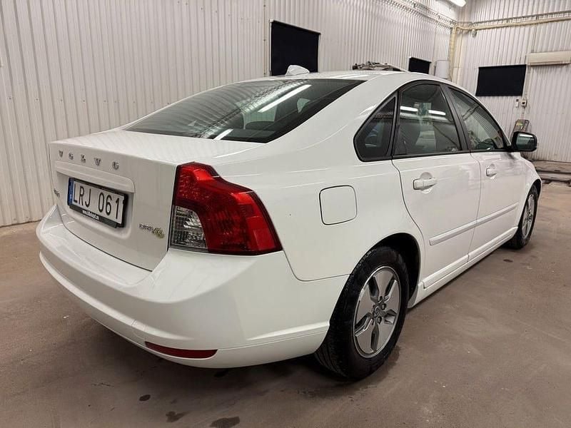 Begagnad Volvo S40 116 HK (85 kW) 2011 Vit Sedan