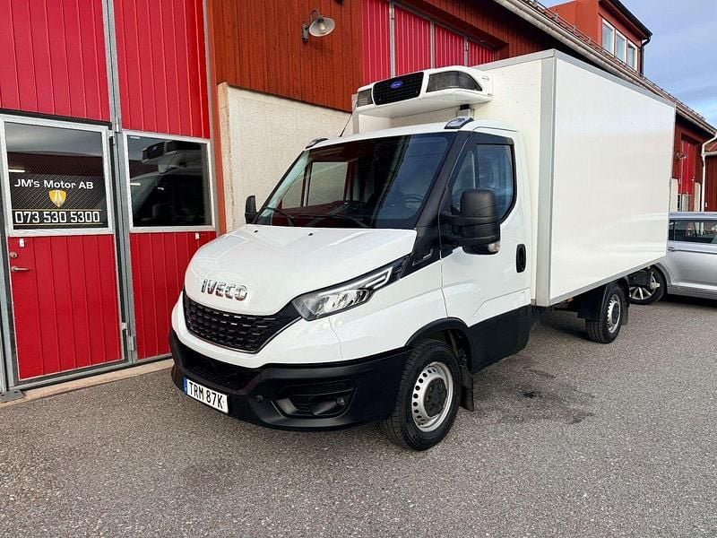 Vit Begagnad 2021 Iveco Daily Van | 229 900 kr (Superpris) - Bild 1/4