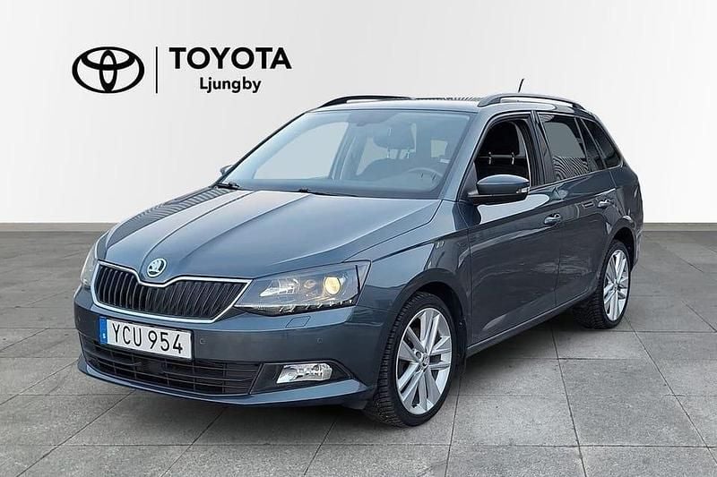 Grå Begagnad 2016 Skoda Fabia Comfort Kombi | 129 900 kr (Marknadspris) - Bild 1/4