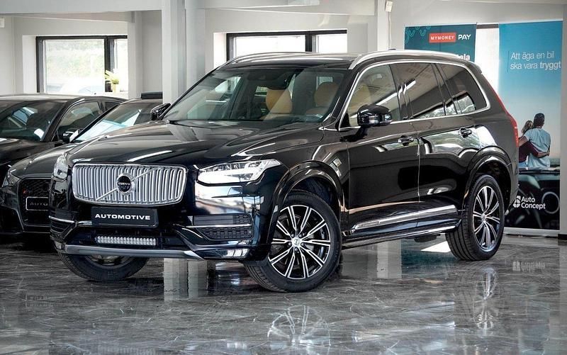 Svart Begagnad 2019 Volvo XC90 Inscription SUV | 414 900 kr (Marknadspris) - Bild 1/4