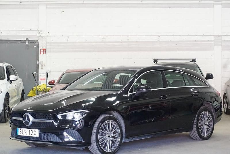Begagnad Mercedes CLA250e Shooting Brake 160 HK (117 kW) 2021 Svart Kombi