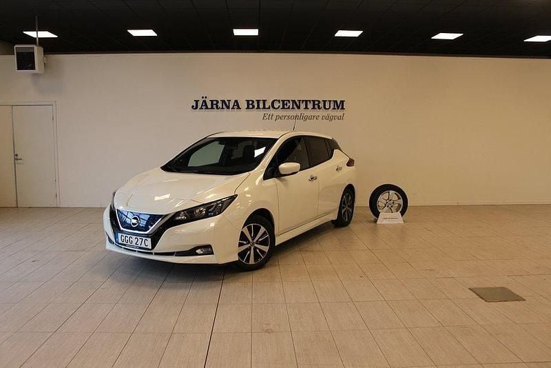 Vit Begagnad 2020 Nissan Leaf Halvkombi | 134 900 kr - Bild 1/4