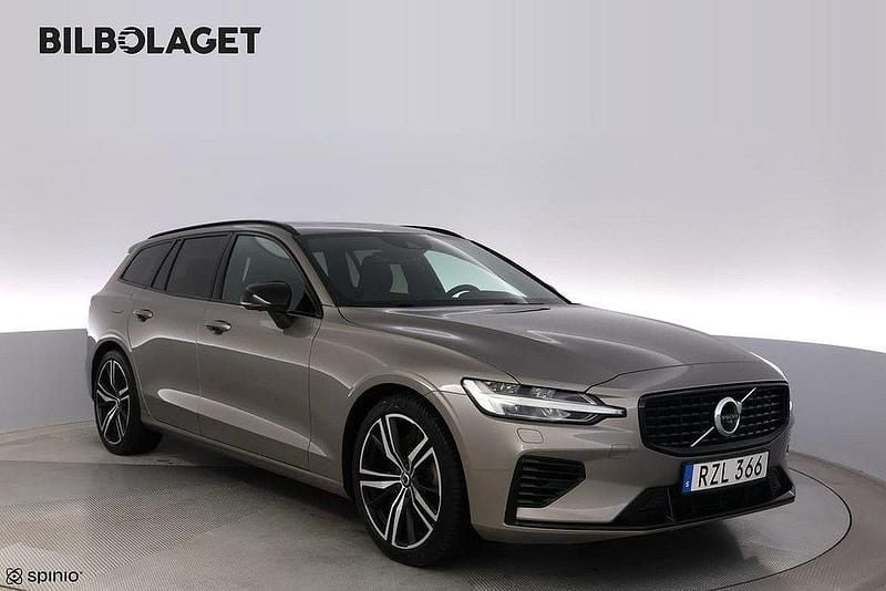 Grå Begagnad 2022 Volvo V60 R-Design Kombi | 459 800 kr (Marknadspris) - Bild 1/4
