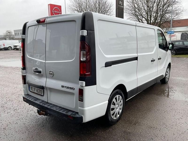 Begagnad Opel Vivaro 126 HK (92 kW) 2018 Vit Minibuss