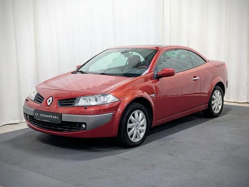 Begagnad Renault Mégane Cabriolet 163 HK (119 kW) 2006 Röd Cab