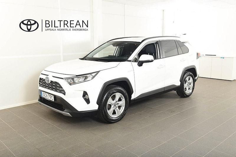 Vit Begagnad 2020 Toyota RAV4 Hybrid Active SUV | 289 900 kr (Marknadspris) - Bild 1/4