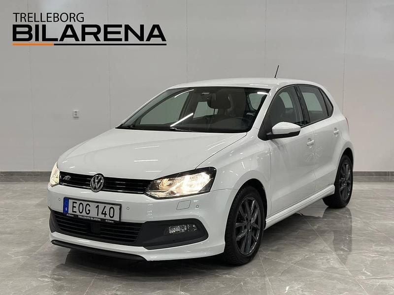 Vit Begagnad 2017 VW Polo Halvkombi | 124 900 kr (Marknadspris) - Bild 1/4