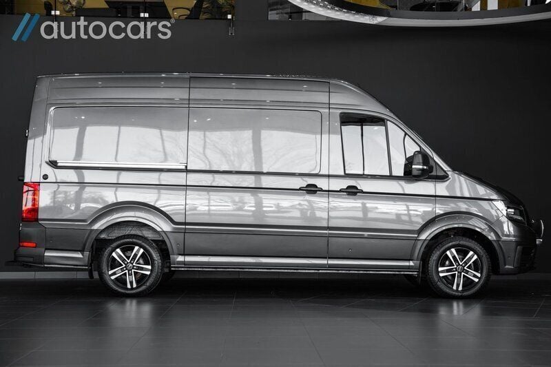 Grå Begagnad 2017 VW Crafter Van | 378 750 kr (Dyr) - Bild 1/4