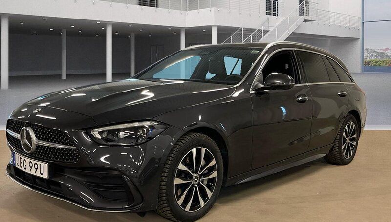 Grå Begagnad 2024 Mercedes C300e Premium Kombi | 599 000 kr (Lite dyr) - Bild 1/4