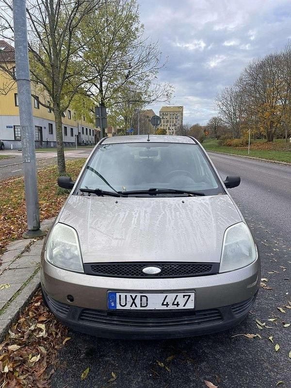 Begagnad 2004 Ford Fiesta | 18 000 kr (Marknadspris) - Bild 1/4
