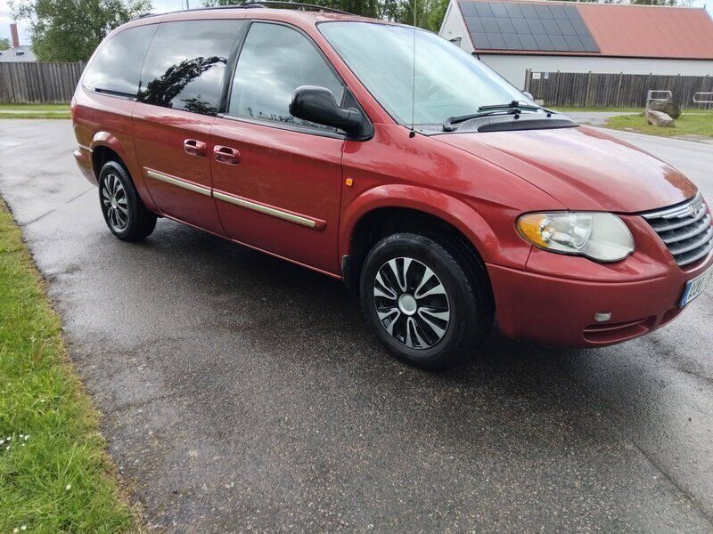 Begagnad 2006 Chrysler Town & Country Minibuss | 39 500 kr - Bild 1/4