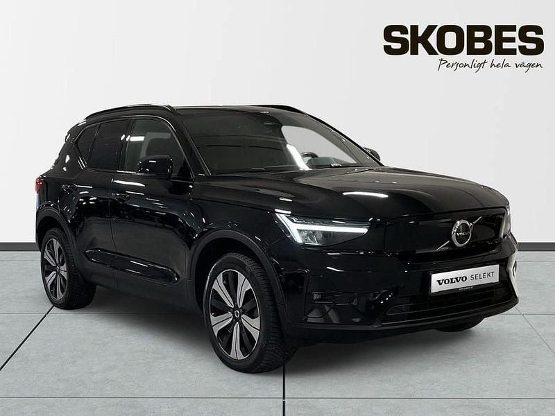 Begagnad Volvo XC40 Plus 175 kW (238 HK) 2023 Svart SUV