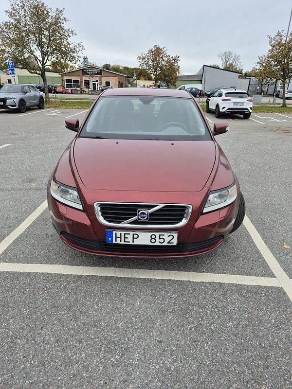 Begagnad 2008 Volvo S40 Kinetic Sedan | 19 900 kr (Marknadspris) - Bild 1/4