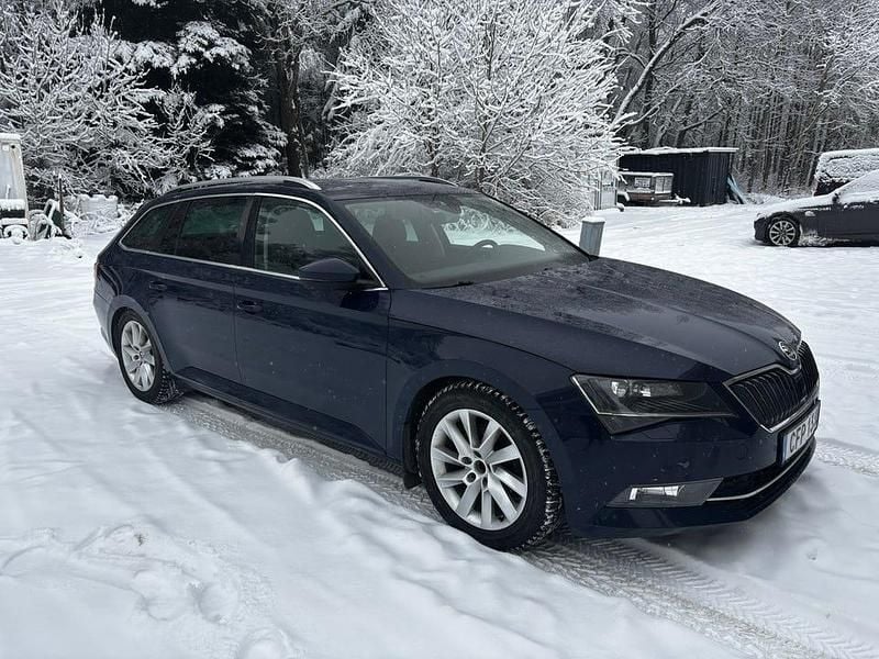Begagnad 2016 Skoda Superb Kombi | 130 000 kr (Bra pris) - Bild 1/4