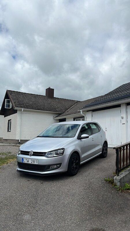 Silver Begagnad 2012 VW Polo Halvkombi | 52 500 kr (Marknadspris) - Bild 1/4