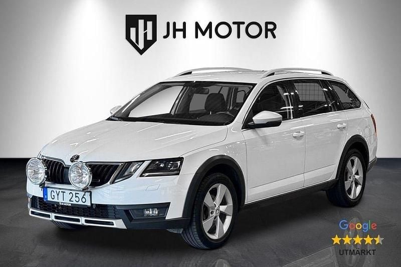 Vit Begagnad 2018 Skoda Octavia Scout Kombi | 159 900 kr (Marknadspris) - Bild 1/4